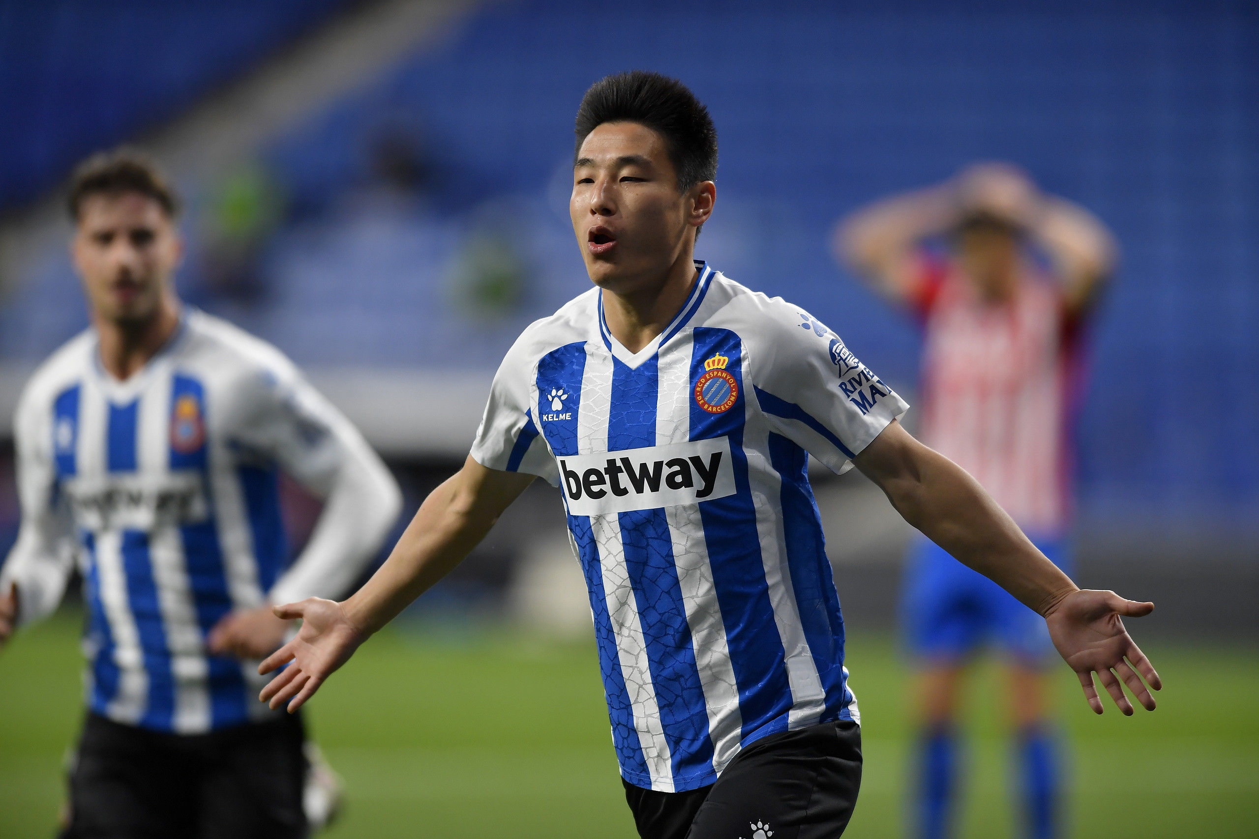 纪录片|武磊纪录片发布：这是一个好的时代，敢想就要敢做