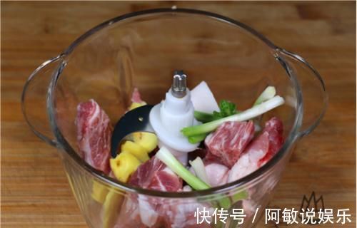 饺子皮|做萝卜馅时,用食盐杀水还是下锅焯水,都不对!大厨教你正确做法