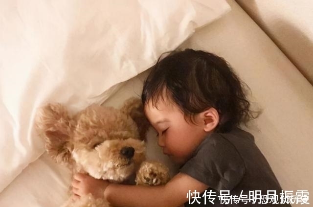 小宝宝|宝宝何时能睡整觉?前4个月是关键,掌握好方法让孩子睡到大天亮