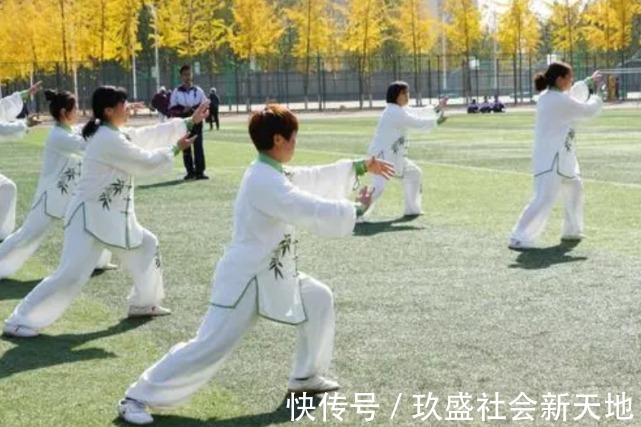 老刘|多名院士联合呼吁停止食用，比碘盐还伤血管，提醒爸妈：尽早撤下餐桌