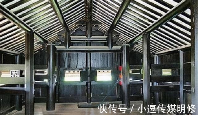 立柱&四大名楼之一真武阁,立柱悬空不挨地面,屹立400余年未倒塌