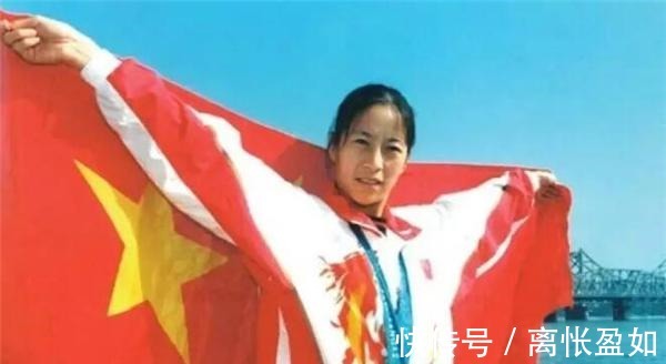 悉尼奥运会|“孤独”的奥运冠军夺冠后没有国旗，没有掌声，独自绕场一周