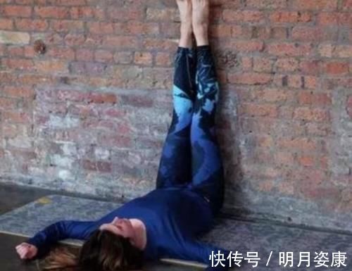 女人|女人睡前做靠墙抬腿,坚持一个月,会有什么改变?变化显而易见