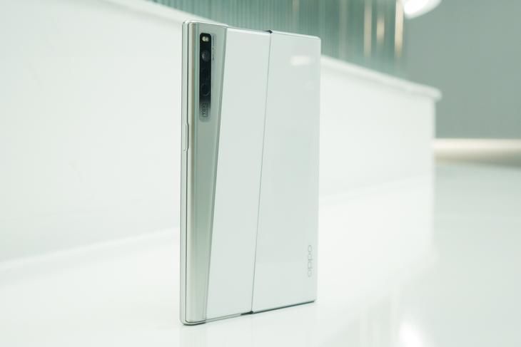 OPPO|柔性屏褶皱、寿命问题如何解决？OPPO卷轴屏概念机给出新方案