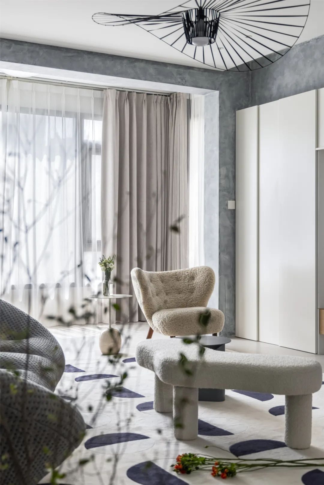 布置|210㎡简约大平层,淡雅温馨、绿植装饰,生活文艺舒适