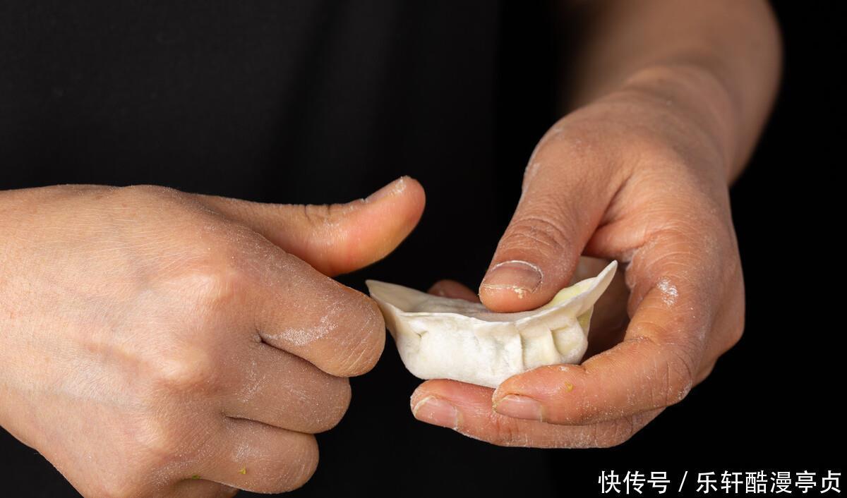 过年吃饺子,调馅很重要,谨记“4不放”,韭菜鲜嫩,饺子鲜美