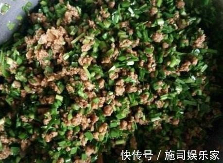 韭菜馅饺子仅仅放韭菜是不够的，但我们需要再加两种饺子更香