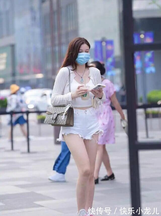 搭配 打底裤既美又显身材,才能造型美感进阶,白里透白