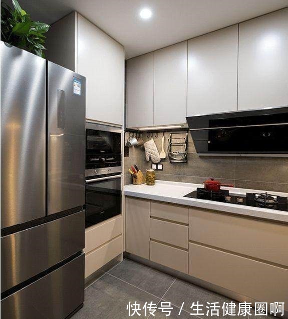 海吉布|老公非要在餐厅做一排柜子,装修完太好用,朋友都快把门槛踏平了!