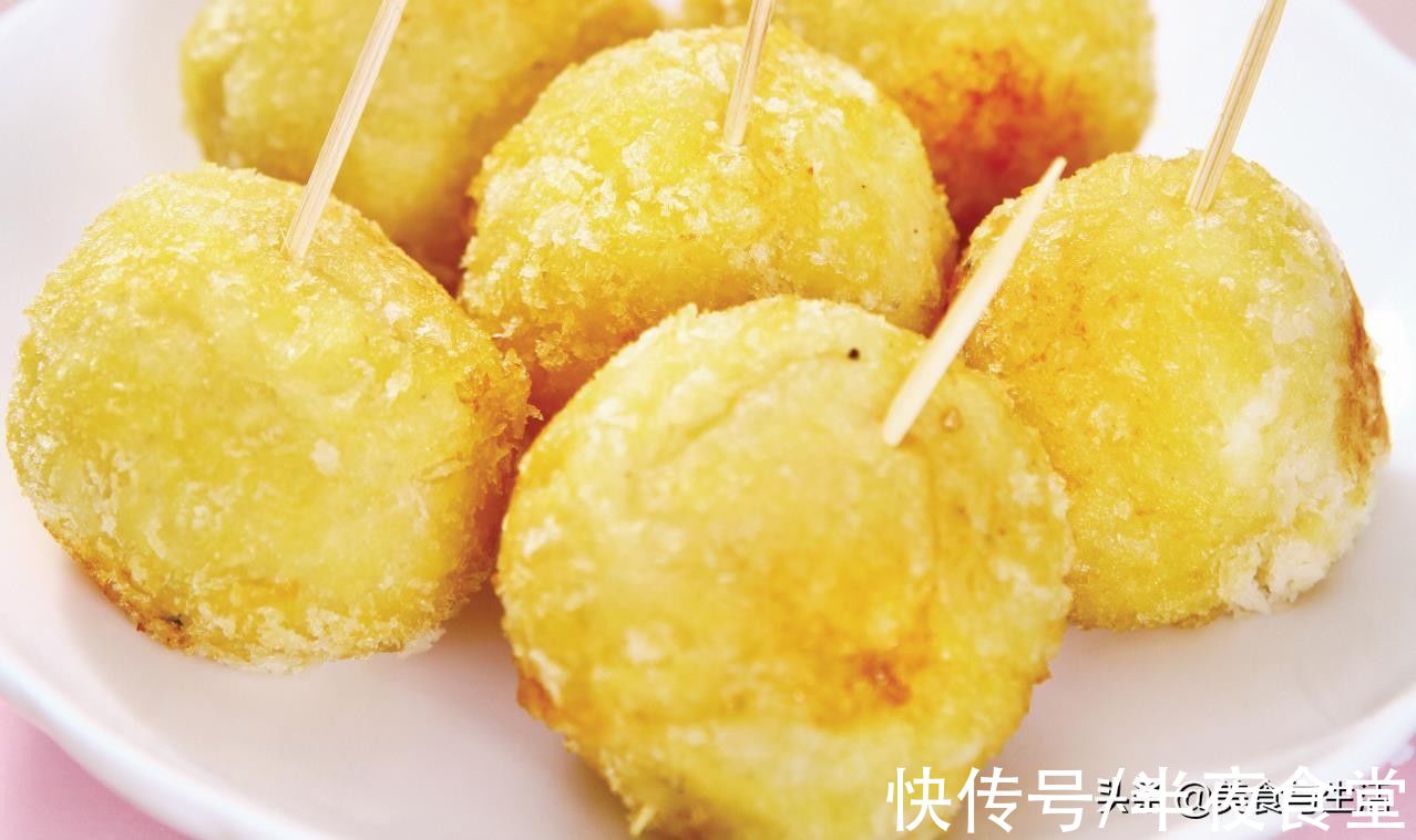 奶酪土豆球色泽金黄,外酥内软,奶香浓醇,长身体的孩子很爱吃