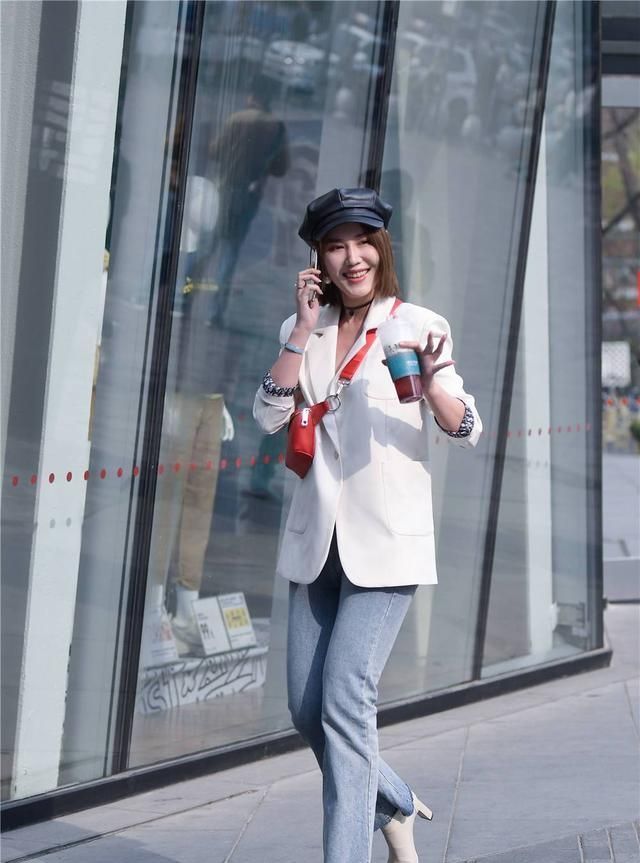 选择|西服搭配喇叭牛仔裤,这样的混搭风格让你感觉不一样