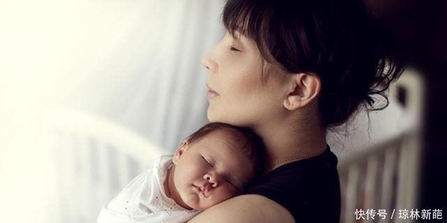 宝妈|为啥一横着抱宝宝就哭?换个角度看问题,你就懂得他的“恐惧”了