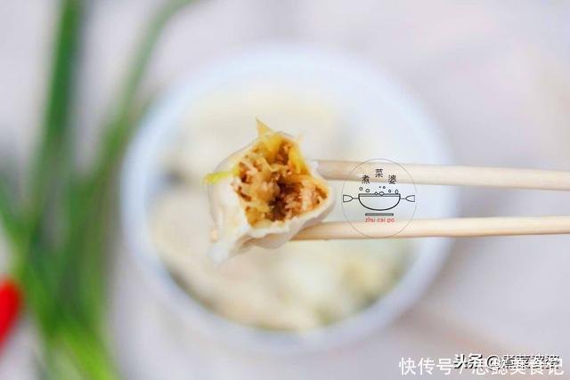 冬天这菜要多吃,钙是鸡蛋的9倍,却只要5毛一斤,包成饺子特香