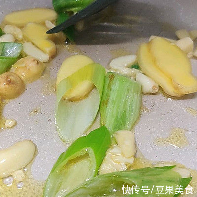 这道萝卜炖牛腩，超级简单，绝对下饭