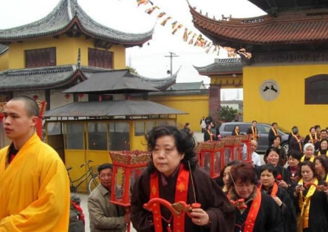 老年|上海一寺庙走红，获得美称“长江第一寺”，距离长江大桥仅4公里