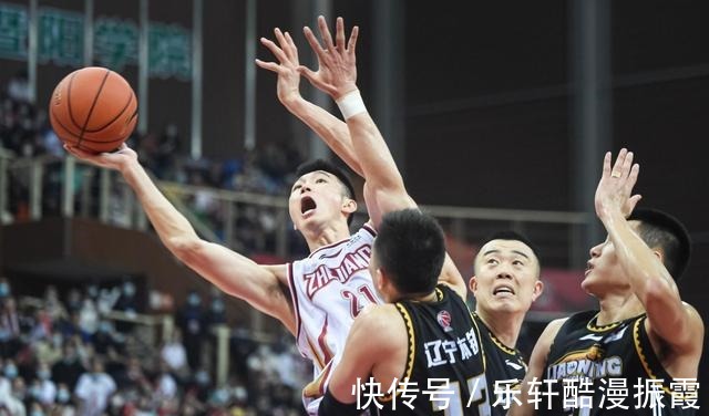 杜锋|韩德君暴揍威姆斯真不冤,严惩威姆斯,8倍镜还原韩德君被肘击