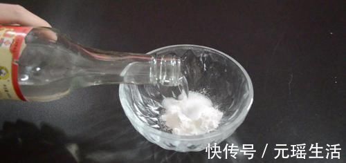 冰箱封条发霉了别再用酒精擦了, 用它一擦就干净, 越早知道越好