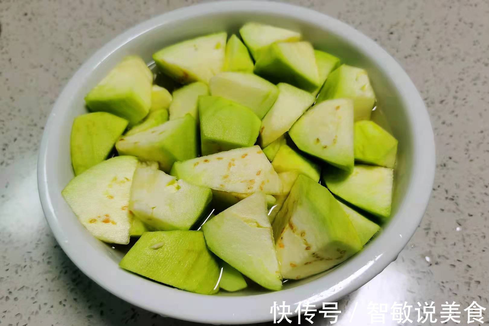 入秋后,茄子的无敌吃法,营养抗氧化,给肉都不换,真解馋