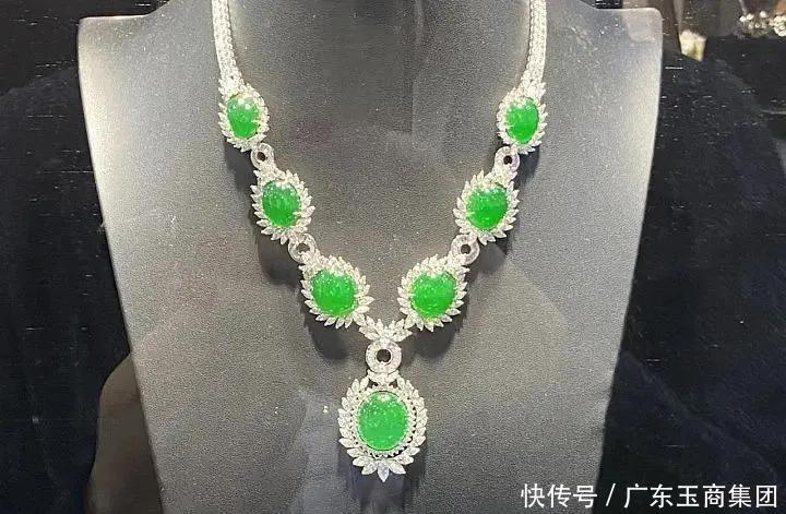 奢侈品|展会级别的翡翠长什么样,开眼!