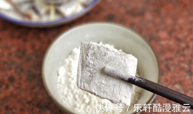 银粉|买带鱼别只看价格,学会3个挑选技巧,买到好带鱼,煎炸都好吃