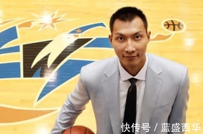 姚明|易建聯(lián)背后到底誰在撐腰頂風(fēng)作案為耐克簽名，姚明反擊大快人心！