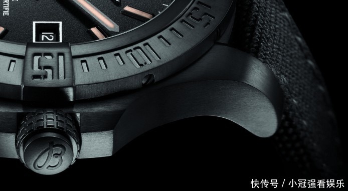 机芯|手腕太粗没有手表戴？百年灵复仇者黑鸟侦察机，你应该喜欢