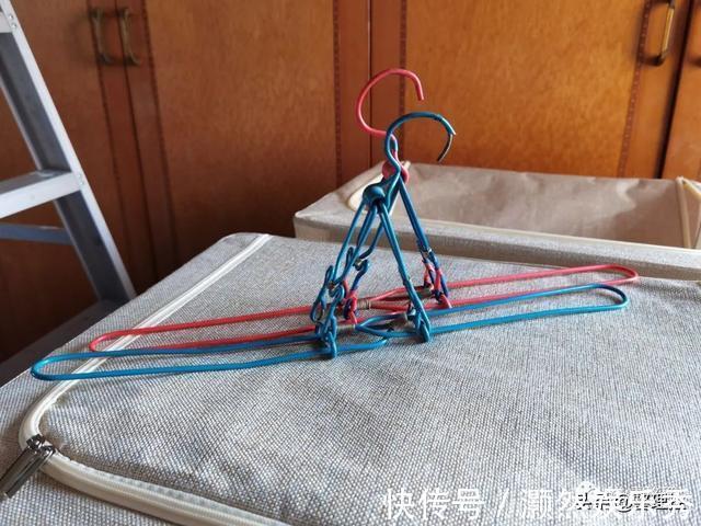 物品|60岁阿姨主动请整理师上门,三床下物品胜过杂物间
