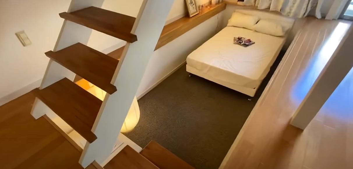 卧室|日本装修确实有一套,地面抬高60cm卧室下沉,客厅架在半空中!