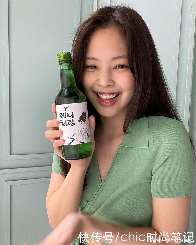 面料|与其执着带点“白幼瘦”性质的BM衫，不如穿围裹式上衣进阶气质