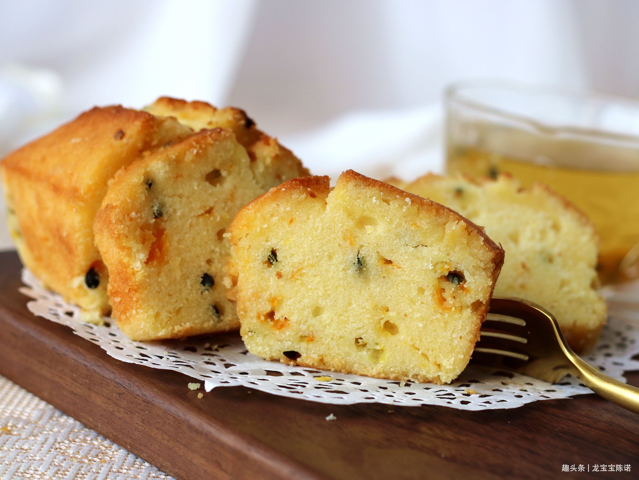 这种水果正当季，用它做蛋糕，清香不甜腻，大人小孩都爱吃