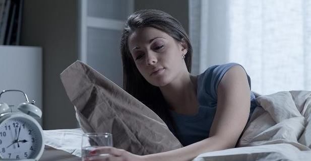 回事|晚上睡觉最好别超过这个点,超过就属于熬夜了!别不当回事!