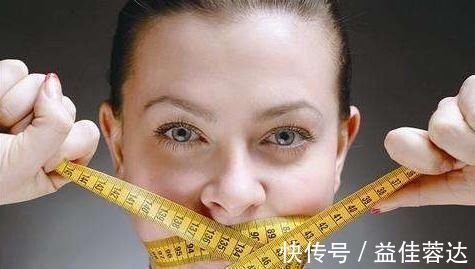 身体|长期不吃晚饭,身体最后会发生什么,除了变瘦,可能还有4个变化