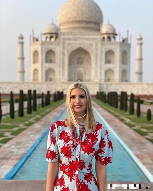 碎花|伊万卡不愧美国“第一千金”,穿碎花裙跟老公游泰姬陵,气质出众