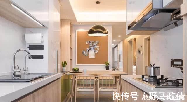 沙发墙|老公坚持装4米长电视柜,沙发墙“加厚”35公分完工都夸他机智
