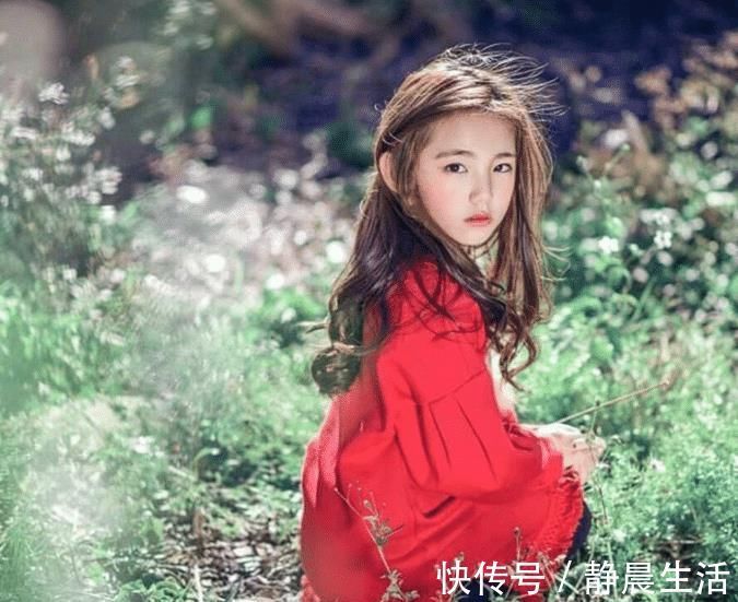垃圾食品|韩国童模6岁开始化妆,12岁骨骼停止发育,妈妈的无知毁了孩子