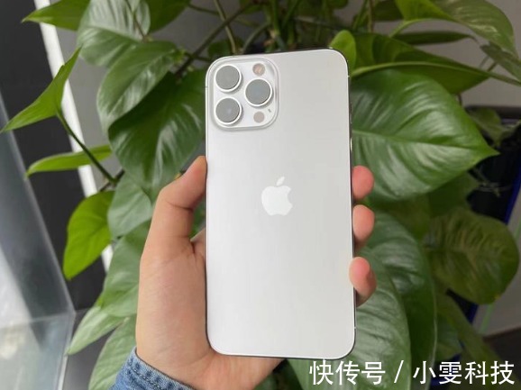 iphone|首批iPhone13集体＂翻车＂？官方尚未回应，国产友商却长舒一口气？