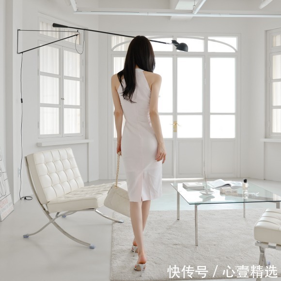 霓云晴岚釉白镀金纽扣连衣裙|女神孙允珠高清时尚搭配：霓云晴岚釉白镀金纽扣连衣裙