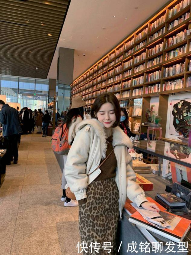 女人的冬装怎么少得了皮草,学会时尚博主的搭配,保暖有限贵气