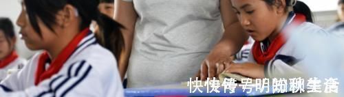 书法$小学老师“粉笔字”大赛,个个书法范十足,看到最后一个舍不得擦