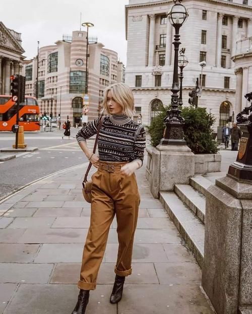 进入50岁的女人，少穿紧身裤，多选这几款下装，实用百搭