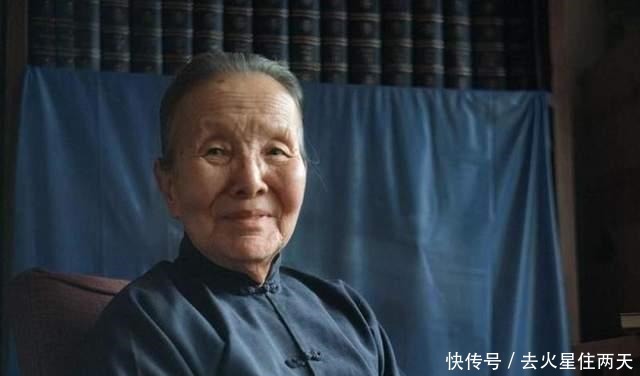 冰心死后,墓碑被孙子写上“教子无方枉为人表”,她做错了什么