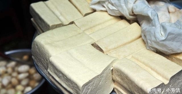 买豆腐时，这2种再便宜也别买，豆腐摊老板：我自己都不吃