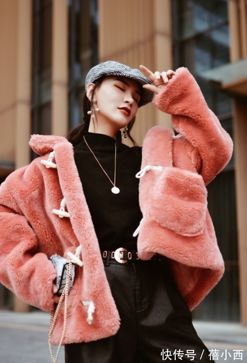半身裙 冬季穿搭要有女人味,试试“毛茸茸的外套”,精致与温柔感都有了
