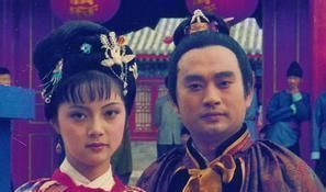 元春！红楼梦中， 薛宝钗不能入宫的真正原因？书中早有暗笔说明