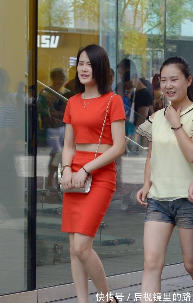 高跟鞋|选择一款高跟凉鞋去逛街,你会选择粗跟还是细跟,高度怎么挑选!