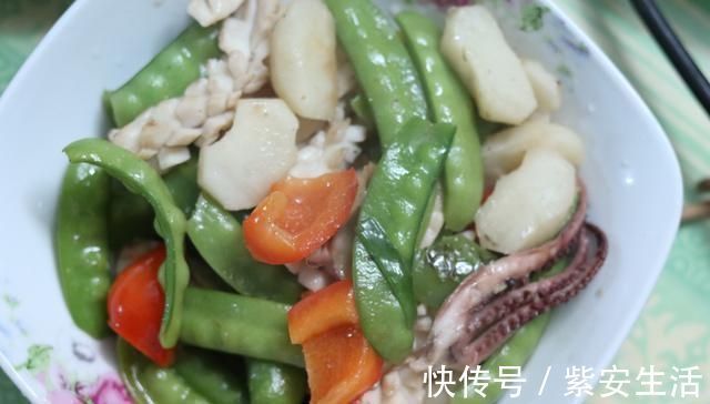 晒晒我家年夜饭，300块钱做了6菜1汤，8个人吃得开开心心