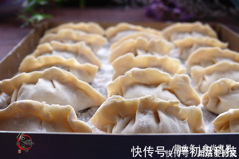第一次用此食材调饺子馅,连生姜都免了,鲜香多汁,好吃到爆