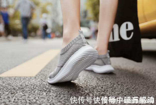 yeezy 小米推「空调鞋」!不到百元硬刚Yeezy,穿上降10℃比拖鞋还透气