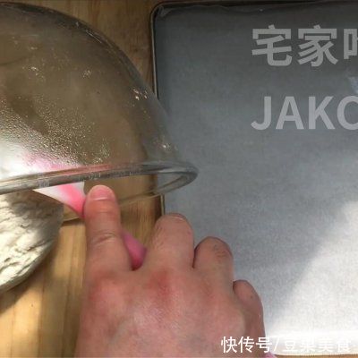 苹果糯米饼，制作简单，外层香脆，内里软糯甜蜜，超级好吃