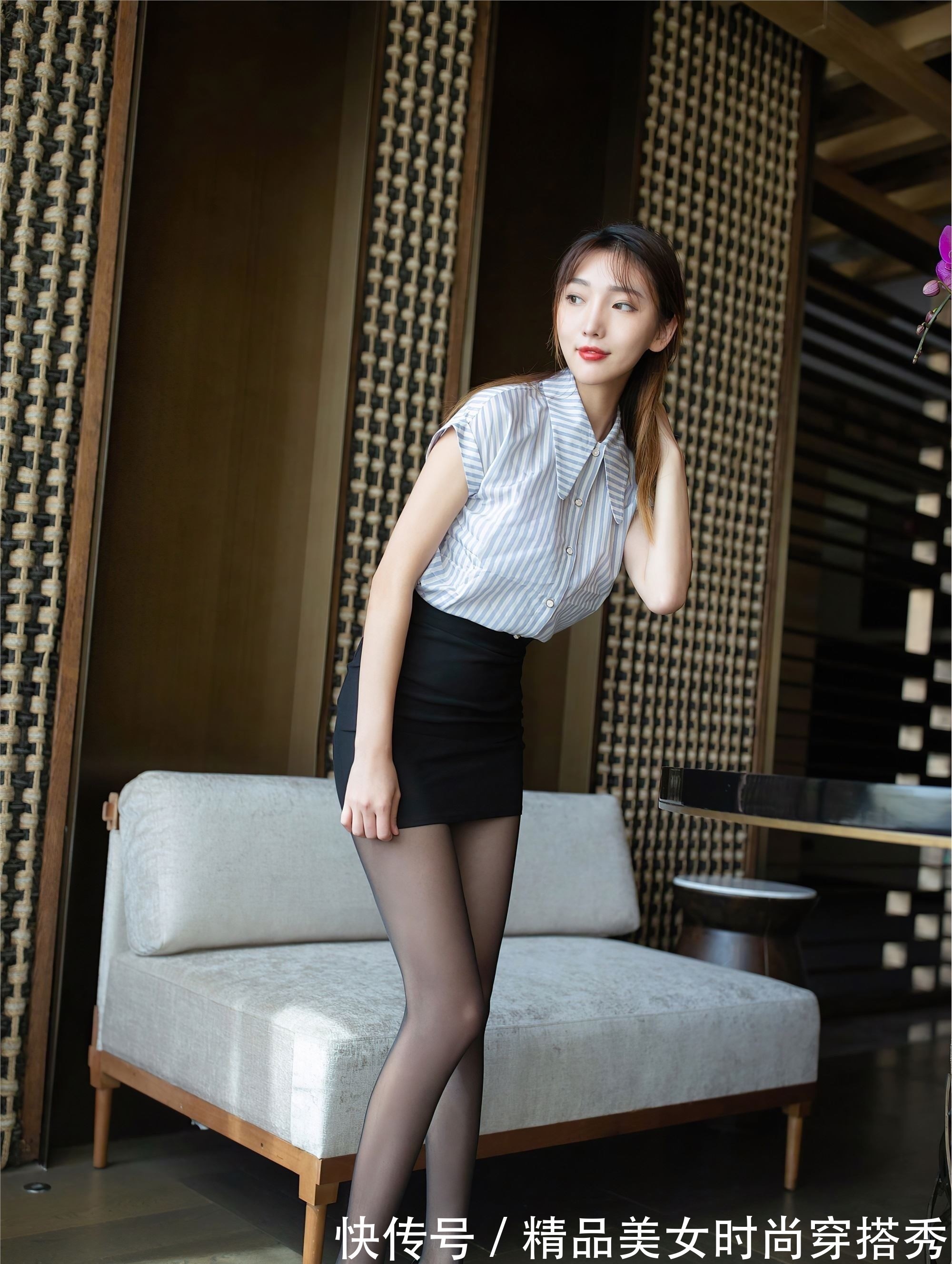 条纹 穿腻了白衬衫的职场小姐姐不妨看看这款条纹衬衫,时尚显瘦显苗条